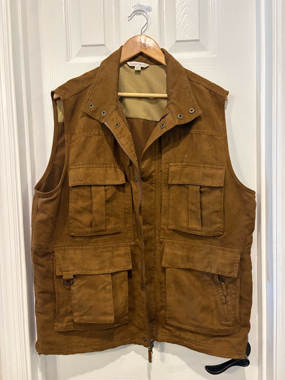 TravelSmith Men’s Utility Safari Travel Vest – Size Large – Brown